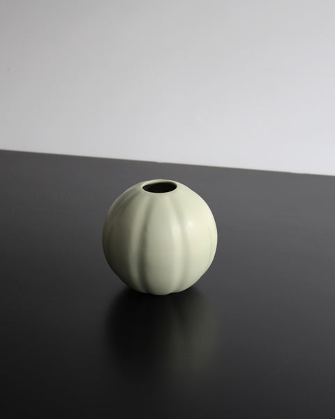 ROUND MEDIUM VASE 16cm - M CELADON