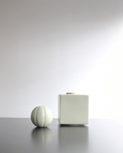 ROUND MEDIUM VASE - Celadon