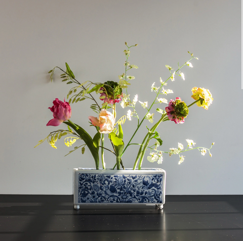 Gouda Bouquet & Delft Blue Brick Vase