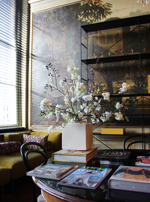 SQUARE VASE CHALK TONES