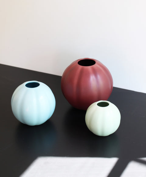 ROUND MEDIUM VASE - Ice blue
